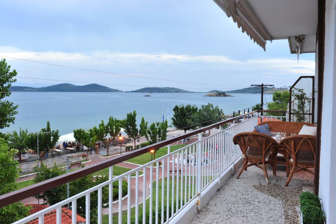Apartment 99 Néa Péramos Εξωτερικό φωτογραφία